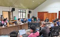 Mayor Roderick Awingan confers with Department of Agriculture to complete La Trinidad Community Business Center