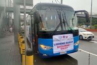 Free towing, rides offered as floods disrupt Metro Manila