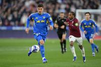 Leeds United transfer news: Joel Piroe medical, Nico Elvedi deadline, Sebastiaan Bornauw exit