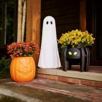Step2 Launches New Outdoor Holiday Décor for Halloween and Christmas