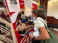 This Venezuelan earthquake survivor distributes 600 kilos of pet food daily to pets in need