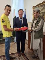 Polish ambassador honours cyclist Sławomir Strzelczyk for completing Islamabad-to-Khunjerab journey