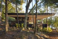 Home tour: a contemporary lakeside retreat in Muskoka, Canada, shaped by its forested surroundings