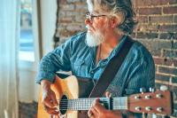Little Rock singer-songwriter Mark Currey featured at Wednesday Night Poetry