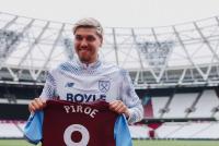 West Ham confirm Joel Piroe signing from Leeds