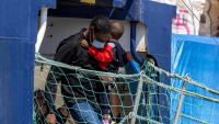 35 migrants land on Lampedusa, 52 in distress 70 miles from island