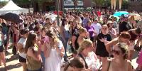 Music fans brave 110-degree Phoenix heat for downtown concerts