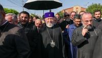 Armenian authorities include resignation of Catholicos in government program