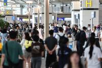 Travel eSIMs Surge 32%, Threatening Telecom Roaming Profits