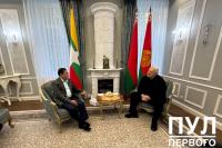 Lukashenka met with the President of Myanmar at his home