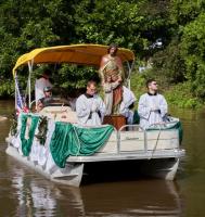 Fête-Dieu du Teche: Eucharist Boat Procession Along Louisiana Bayou Celebrates Faith, History