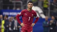 Cristiano Ronaldo officially signs Barcelona goalkeeper