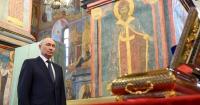 Putin visits newly unearthed remains of medieval prince