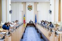 Moldovan farmers have priority for grain transportation and pay less than Ukrainians. The government will decide tomorrow whether to reintroduce import licensing