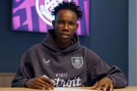 Burnley sign Angolan teenager Delfim Luwawu
