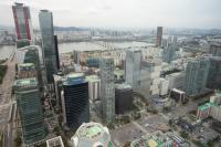 Volatile Korean Market Pushes Retail Investors Toward U.S. Index Funds