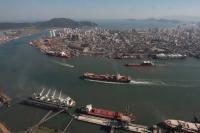 Brazilian ports, shipping lines clash over environmental fee