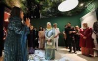 Queen Launches Merdeka Textile Museium