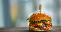 Huge fast food chain restaurant reopens in Glasgow with 1000 free burgers for grabs