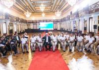 President Abinader meets with 53 deaf students who completed artificial intelligence training