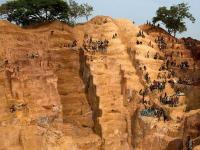 Gold mine shut after deadly collapse in Central Africa