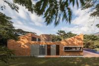 12 Colombian Houses Featuring Exposed Brick