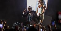 Rock Star Crowd-Surfs in a Wheelchair at Show After Breaking His Leg