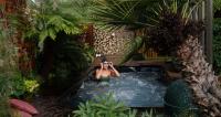 California Dad Robbed While in the Jacuzzi