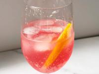 Bartenders Say This Pink Italian Spritz Is the Real Drink of Summer (Not Aperol!)