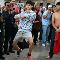 'Aura' battles leap from social media to Latin America streets