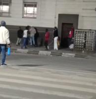 Man captured on camera being robbed by goons in Nairobi CBD as insecurity escalates in the country (VIDEO)