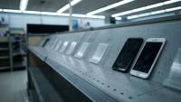 Budget smartphones under $100 vanished from US stores last quarter, and the 64 percent sales collapse handed big established brands a growing dominance of the market