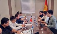  Kyrgyzfarmatsiya negotiates medical equipment supplies with Mindray