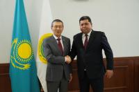 Kyrgyz Election Commission Chief meets with his Kazakh counterpart