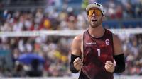 Canada’s Schachter, Pickett upset world No. 1 Swedes at Montreal beach volley stop