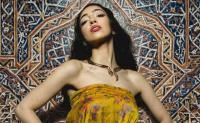 Azadi Reimagines Kafka’s Metamorphosis in Glam Rock Single ‘Sarsour’
