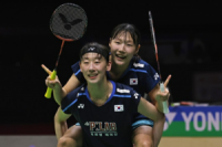 South Korean women's badminton doubles team captures world title