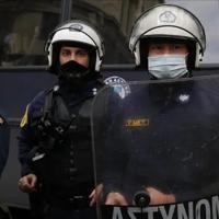 Migrants clash with police in Greece