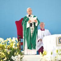 Pope Leo calls for dialogue over conflict