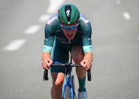 'It was cutting the blood from my legs' – Ethan Hayter takes scissors to his green skinsuit in mid-stage kit modification at Vuelta a España