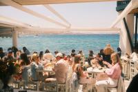 Greek Tourism Receipts Hit €8.8 Billion in H1, but June Travel Spending Slows