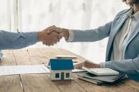 Can Charter Hall Retail REIT (ASX:CQR) Defy Soft Spending?