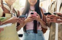 New Zealand becomes latest country to introduce legislation to ban under-16s from social media