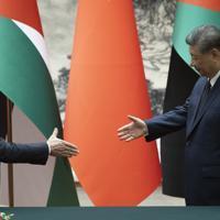 China's Xi urges 'diplomatic' Mideast solution in talks with Jordan's king