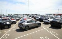 Trump threatens 50% tariffs on cars, trucks amid Canada trade spat