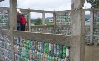 Initiative in Guatemala: school built with 8,000 plastic bottles turned into eco-bricks