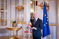Mirror, mirror: president calls for Hungary to face its reflection
