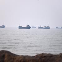 US widens Iran sanctions as Tehran threatens to halt Gulf oil flows