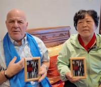 US teacher reunites with Chinese desert greening pioneer 26 years after $5,000 donation