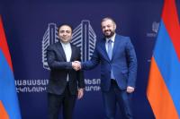 Armenia, Iran discuss expanding trade, investment and energy cooperation